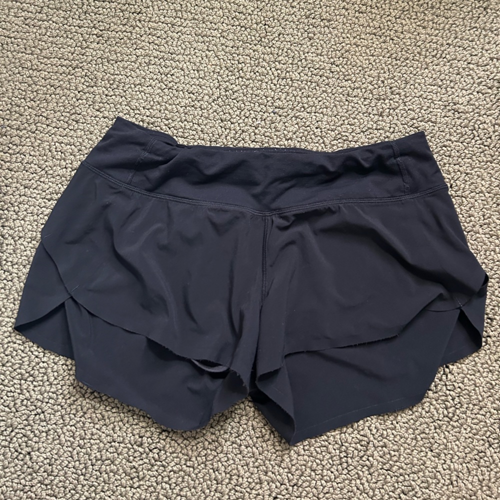 Lululemon Low Rise Speed up Shorts Size 6